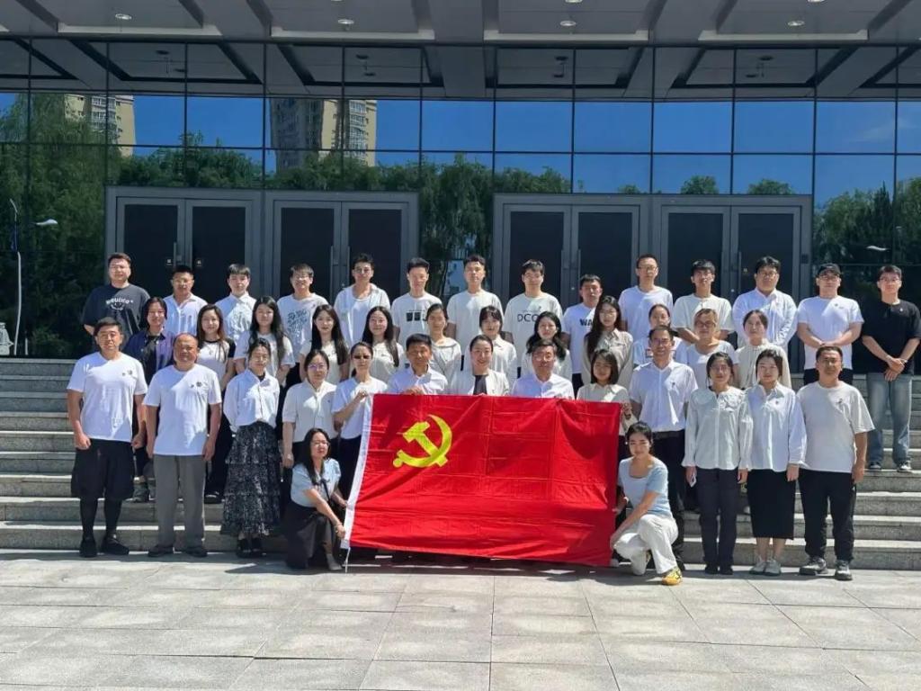 成人网址
在省廉政教育基地开展“七一”主题党日活动